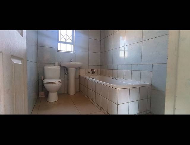 3 BEDROOM HOUSE FOR SALE IN PROTEA GLEN